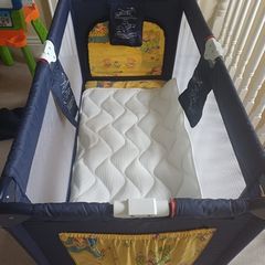 travel cot