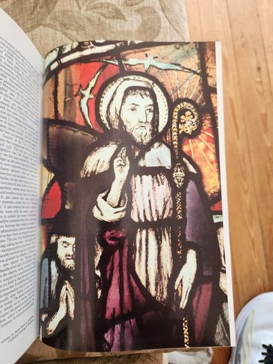 Ireland. A Cultural Encyclopedia Edited By Brian De Breffny. 328 Illusions. 20 In Colour. First Edition Large Volume Hardback With Dustjacket In Good Condition.