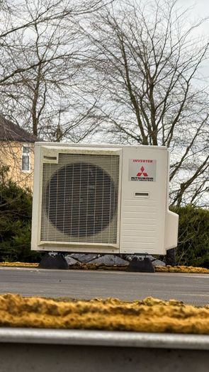 40ft Ex-Reefer Container - Fully Fitted, Insulated with a powerful 7kW heating/cooling A/C unit and HRV system suitable for up to 100 sq. m.Ready to Go