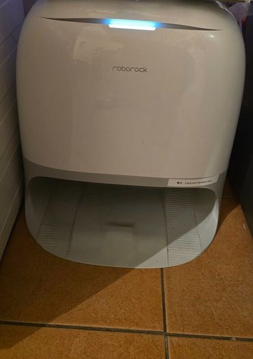 Robot vacuum and mop