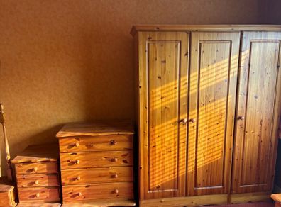 9 items of bedroom furniture.