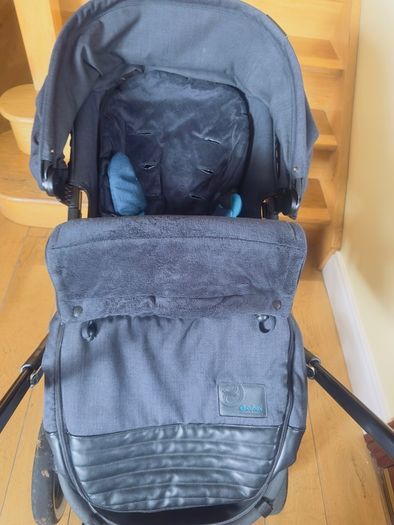 Cybex Priam Platinum with footmuff and car seat Cybex Cloud Q