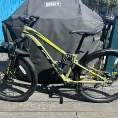 GT Stomper Ace Youth Mountain Bike - Excellent Condition