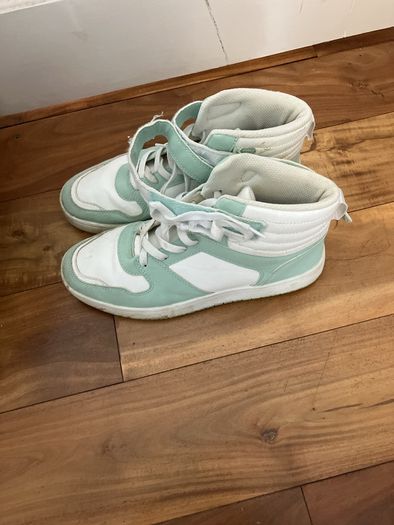 Ladies high top Runners green and white