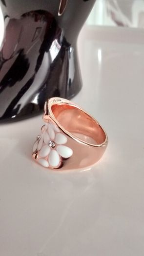 Rose Gold Plated Enamel Ring