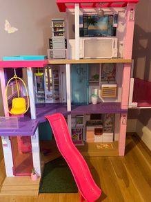 Barbie  Doll House