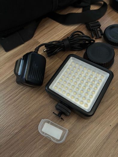 Nikon D7500 DSLR Photography Kit 3 Lenses Flashes Batteries, Filters, Bag and Studio Lights