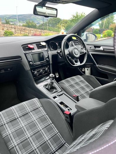 Volkswagen Golf GTD (low KMS)