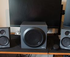 Logitech Z333 2.1 Speakers & Subwoofer
