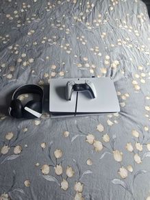 Ps5 digital with 3d pulse headset barely used
