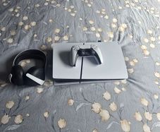Ps5 digital with 3d pulse headset barely used