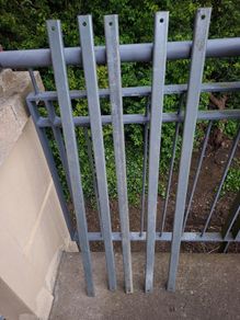 10x Galvanised Steel Posts,  Rails 122cm Long