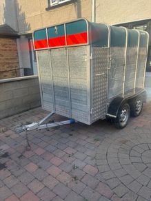 Cattle trailer