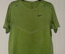 Nike gym top
