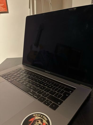 Macbook Pro 2018 15,1 i7 w/Radeon 560x 32GB 500GB