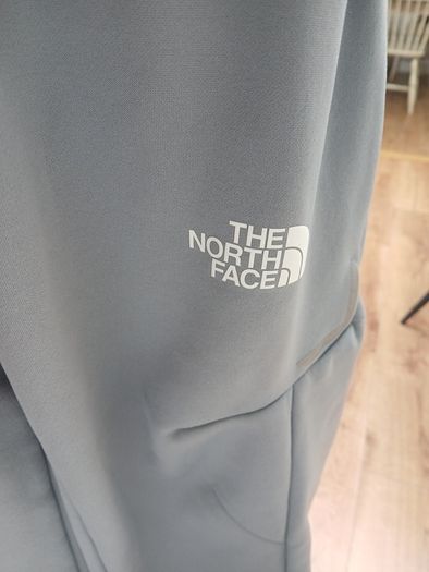Northface mens track suit bottoms (size small)