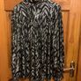 Blouse Black/Gold fits size 18/20 NEW Image 4