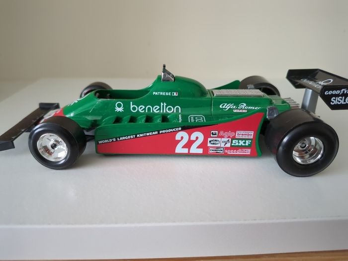 Vintage Bburago 1:24 Alfa Romeo 184T F1 - Riccardo Patrese #22 (Made in Italy)