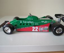 Vintage Bburago 1:24 Alfa Romeo 184T F1 - Riccardo Patrese #22 (Made in Italy)