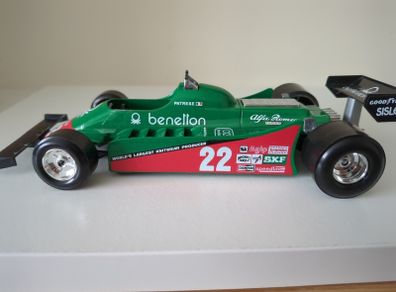 Vintage Bburago 1:24 Alfa Romeo 184T F1 - Riccardo Patrese #22 (Made in Italy)