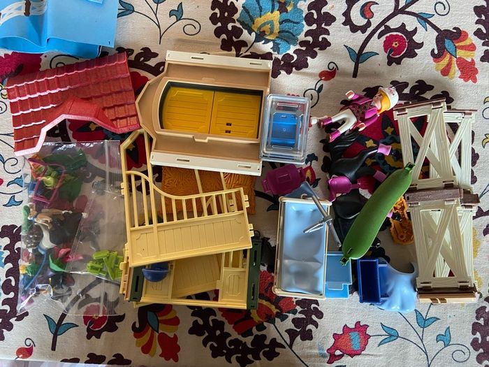 2 Playmobil Sets - Plus instructions