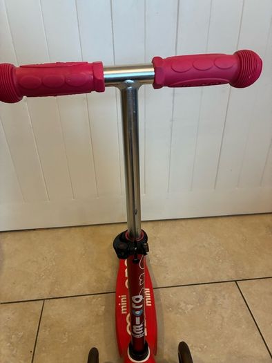 Mini Micro Deluxe LED Scooter