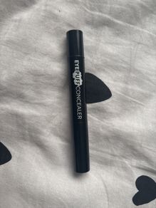 Flormar eye puff concealer