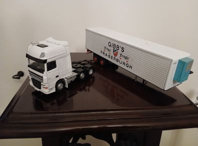Corgi 1/50 scale truck and trailer