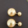 Shell pearl double-sided stud earrings Image 4