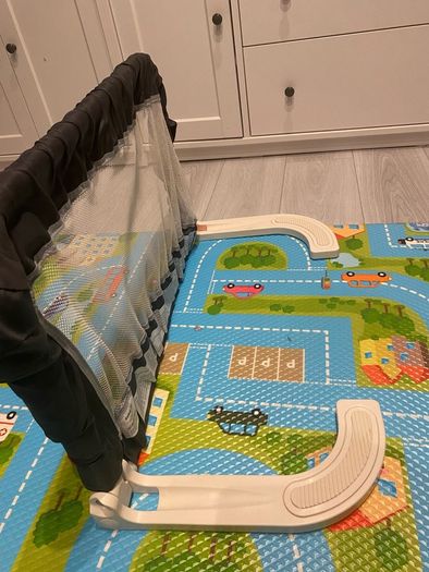 Kids bed guardrail excellent condition
