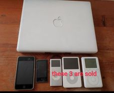 ipod x2, iPhone x1, ibook x1