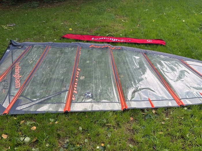 windsurfing