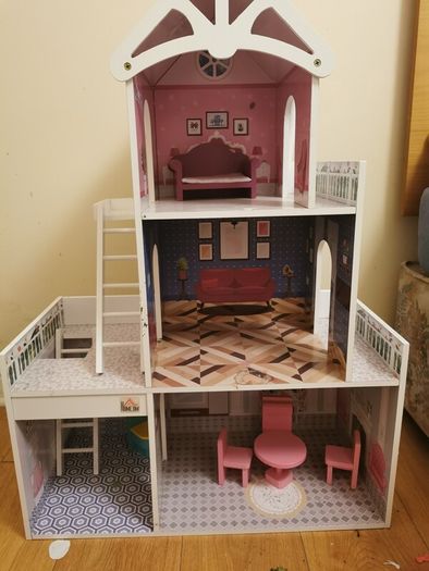 doll house