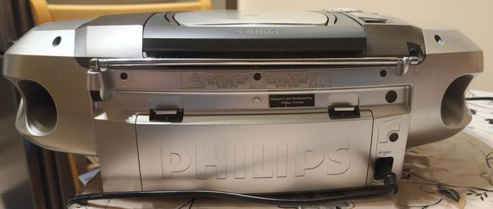 From 2001 Philips AZ 1575 - CD / Radio Cassette Recorder / Manual / Remote control. Working good.