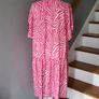 Dunnes pink & white summer dress, Size 20 Image 4