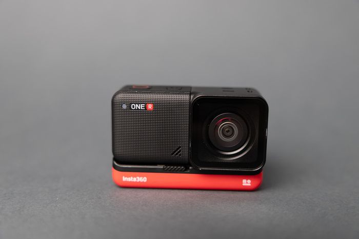 Insta360 ONE R Twin Edition 5.7K 360 / 4K Action Camera with extra batteries