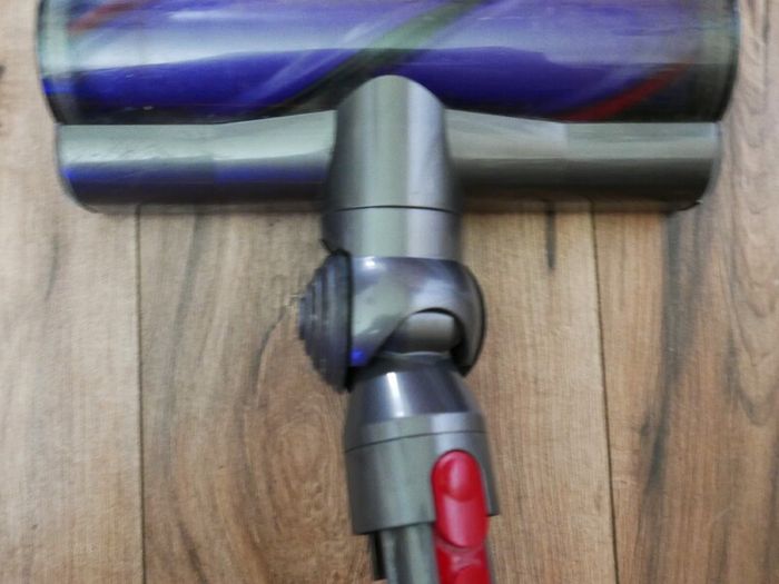 Dyson V15 - (SV22) Detect vacuum (Iron - Nickel) Powerful, intelligent cordless vacuum - in Iron and Nickel (Up to 60 minutes run time)