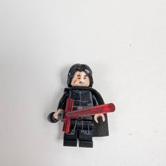 100% lego Kylo Ren Minifigure