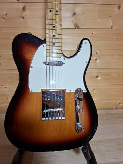 Fender Telecaster 3-Colour Sunburst  Maple Neck + Hard Case