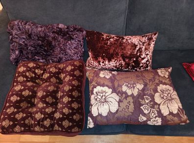 FREE mix of cushions and blanket