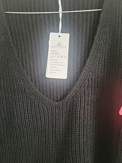 jumper,v neck