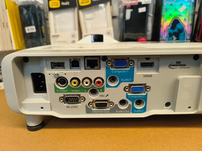 Epson EB-530 XGA HDMI VGA Short Throw 3200 Lumens HD (Lamp Hour: 2160)