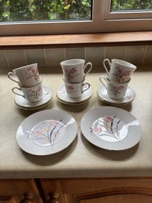 Claddagh China Set of 6 Cups and Saucers with 2 additional plates