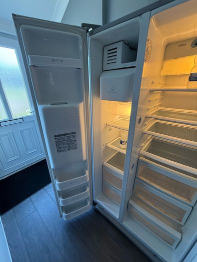 LG fridge freezer + water and ice dispenser