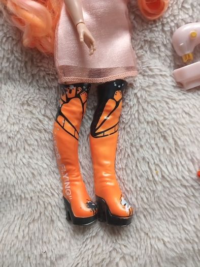 Poppy Rowan rainbow high doll