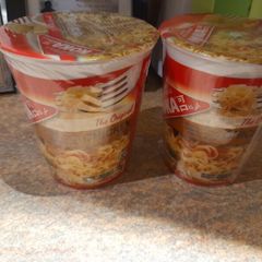 2 koka noodle pots (chicken)