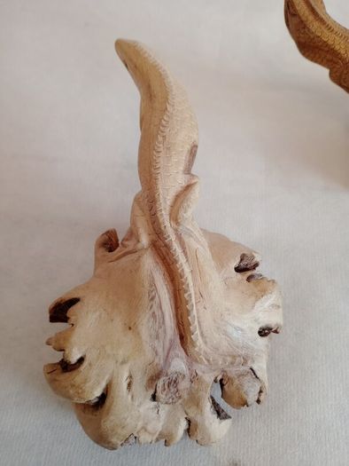 Hand Crafted Wooden Lizards x 2