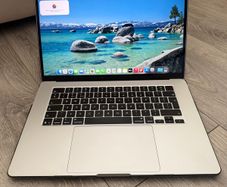 Apple Macbook Air 15.3 inch 2025 - 14 month apple warranty