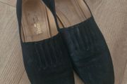Ladies suede shoes