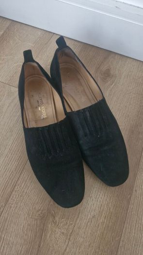 Ladies suede shoes
